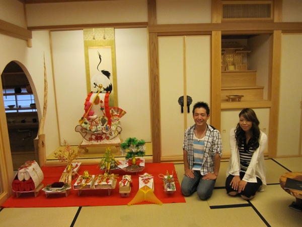 奥の帆掛け舟は仲人様で、OB様でもあります見尾谷様からお借りしたものです。ものすごいりっぱでしょ！