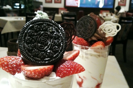 バレンタイン期間限定のチョコレートパフェだそうです（＾＾*）