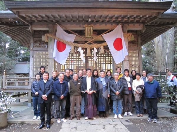ここへは、長島監督の奥様やその他いろんな人々が訪れています。
