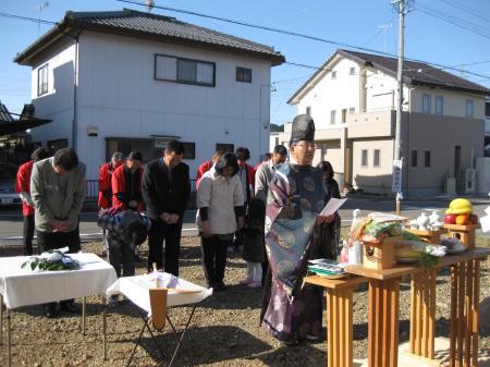 別に出たがり屋ではありませんが、中部4県の会長なので 「吠えております」