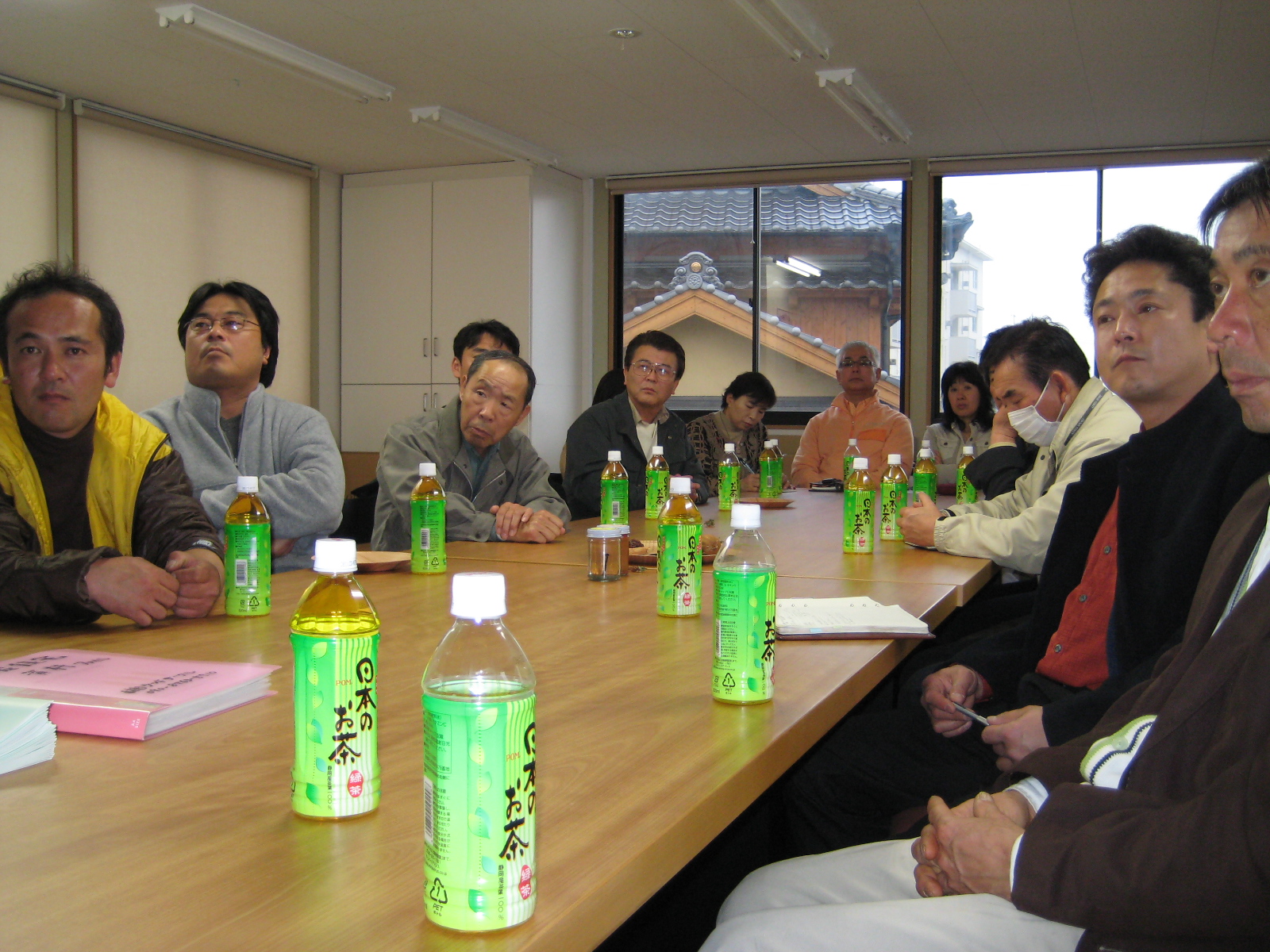 左から、五島さん、伊藤さん、大前さん、河合君、木村さん、右端から長尾さん、梨ヶ瀬君、長谷川さん、う~んあとは識別不能じゃ~