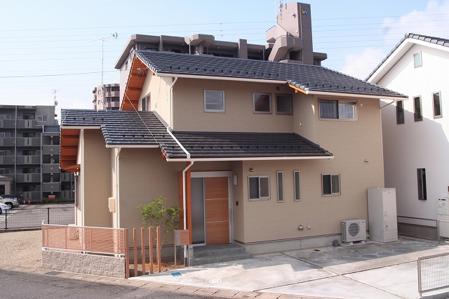 新しいのに前から建っていたかの貫禄！
