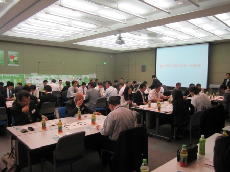 会場には一部の副会長様も含め、50名あまりのボリュームになっています。始まる前からすごい熱気です！