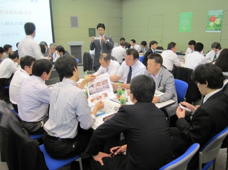 白熱した討議がされています。何しろぜ～んぶ地元の会に落とし込まなくてはならないからです！！