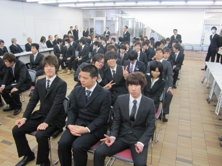 どこのクラスにもノリの良い、おバカ　がいるので助かります。