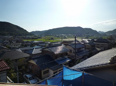 諏訪山グラウンド、きれいになりましたねぇ。私の小さい頃はプールがあったのですが、、、