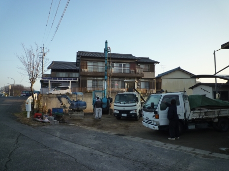 河川敷なので、やっぱり地盤改良しておいた方が良いとの事でした、、、