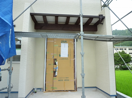 玄関庇がこだわりです